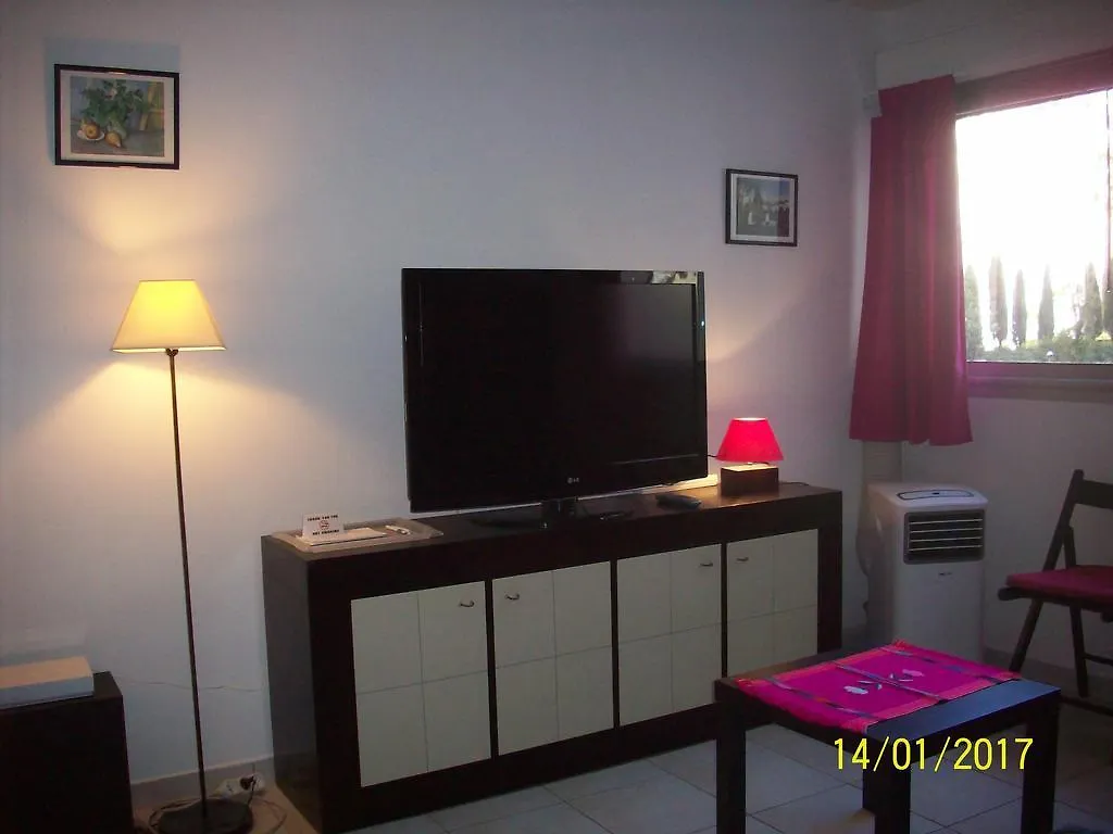 Fushia Apartment Cannes France