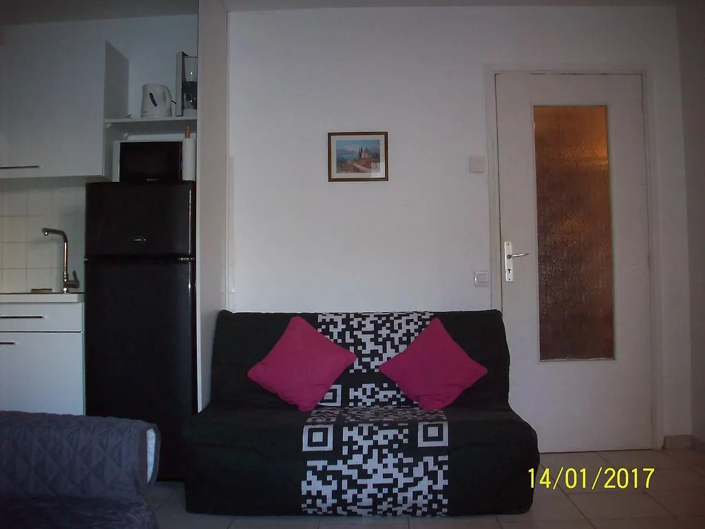 Fushia Apartment Cannes